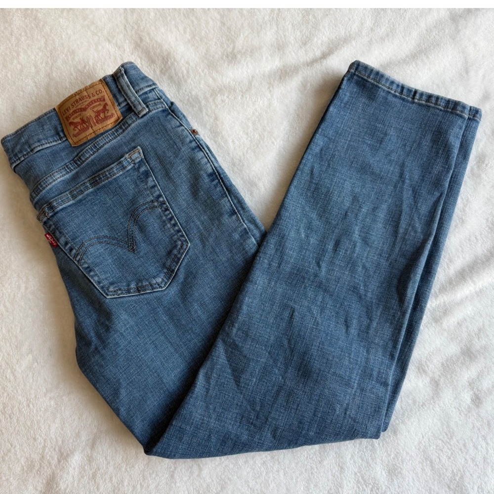 Levis Jeans Women's W28 L27 Boyfriend Distressed Ripped Jeans Medium Wash Denim